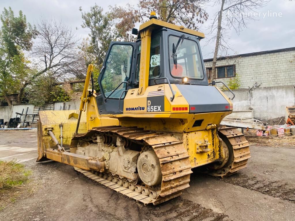 Komatsu D65EX12 bulldozer