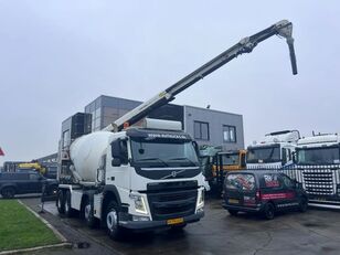 Used Volvo concrete truck FMX 500 8x4 Liebherr 9 m3 / Belt 12+4