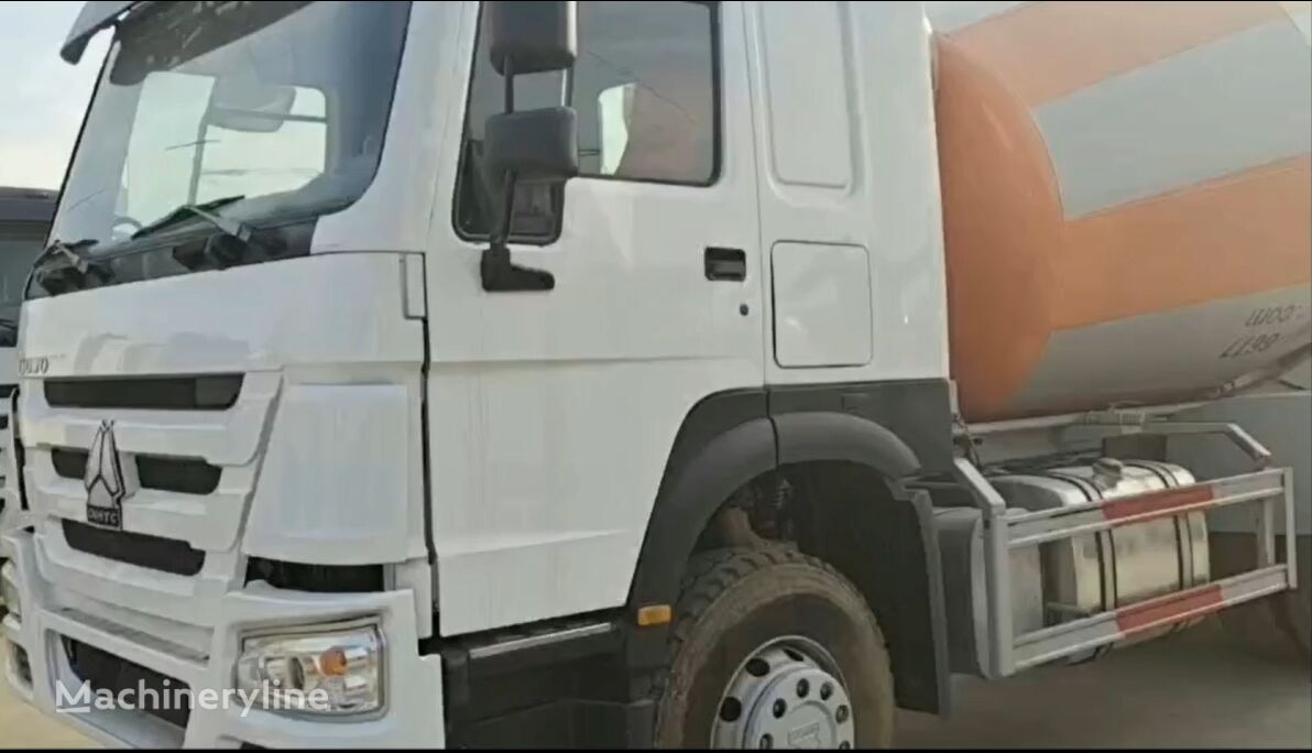 Zoomlion concrete mixer truck