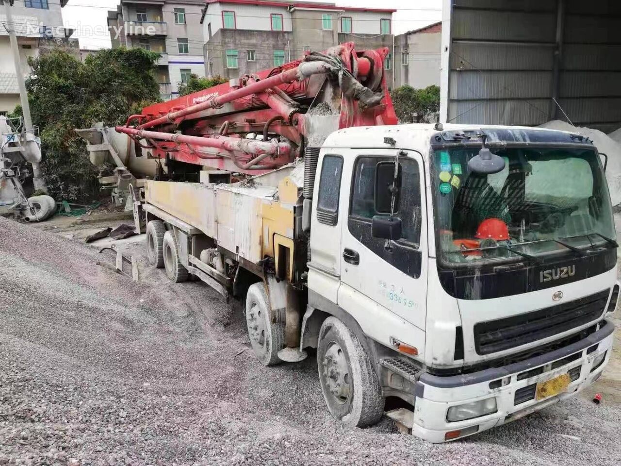 Putzmeister M42  on chassis Isuzu concrete pump