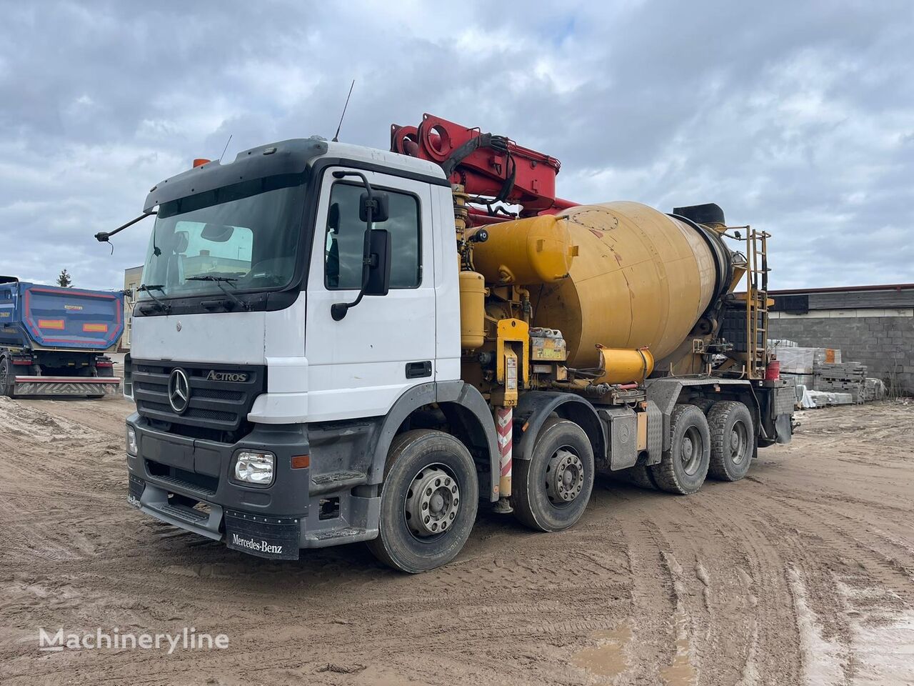 Putzmeister  on chassis Mercedes-Benz Actros 4141 concrete pump