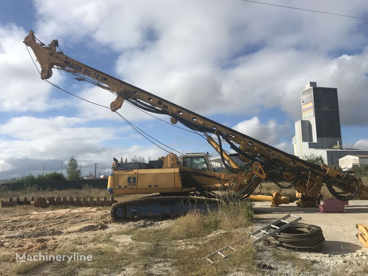 Bauer BG 18 H drilling rig