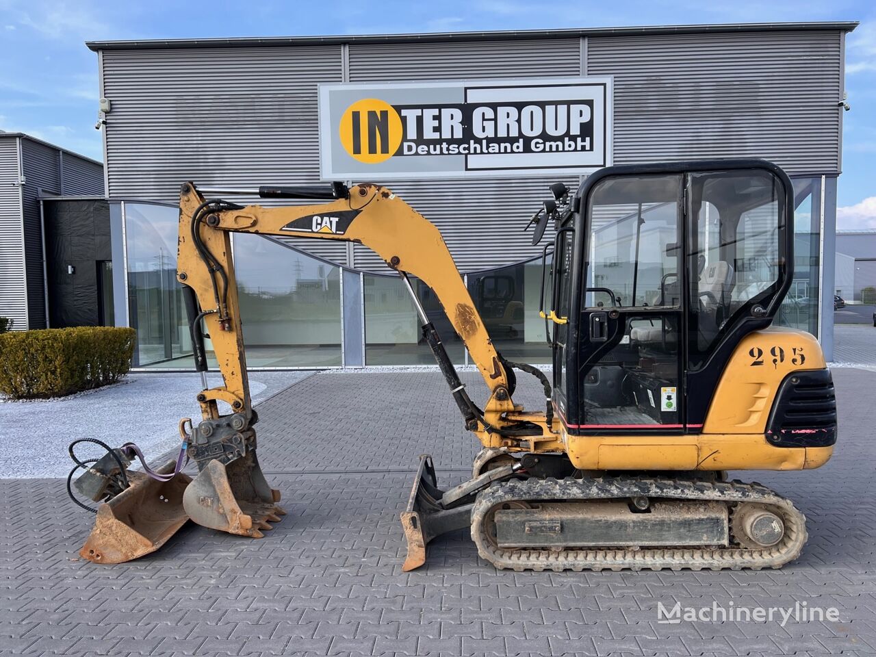 Caterpillar 302.5 mini excavator