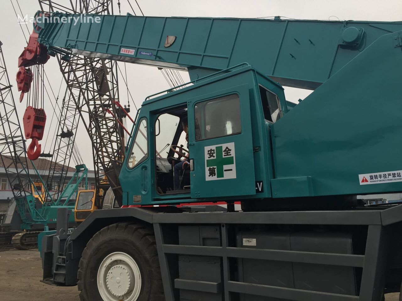 KATO KR500 mobile crane
