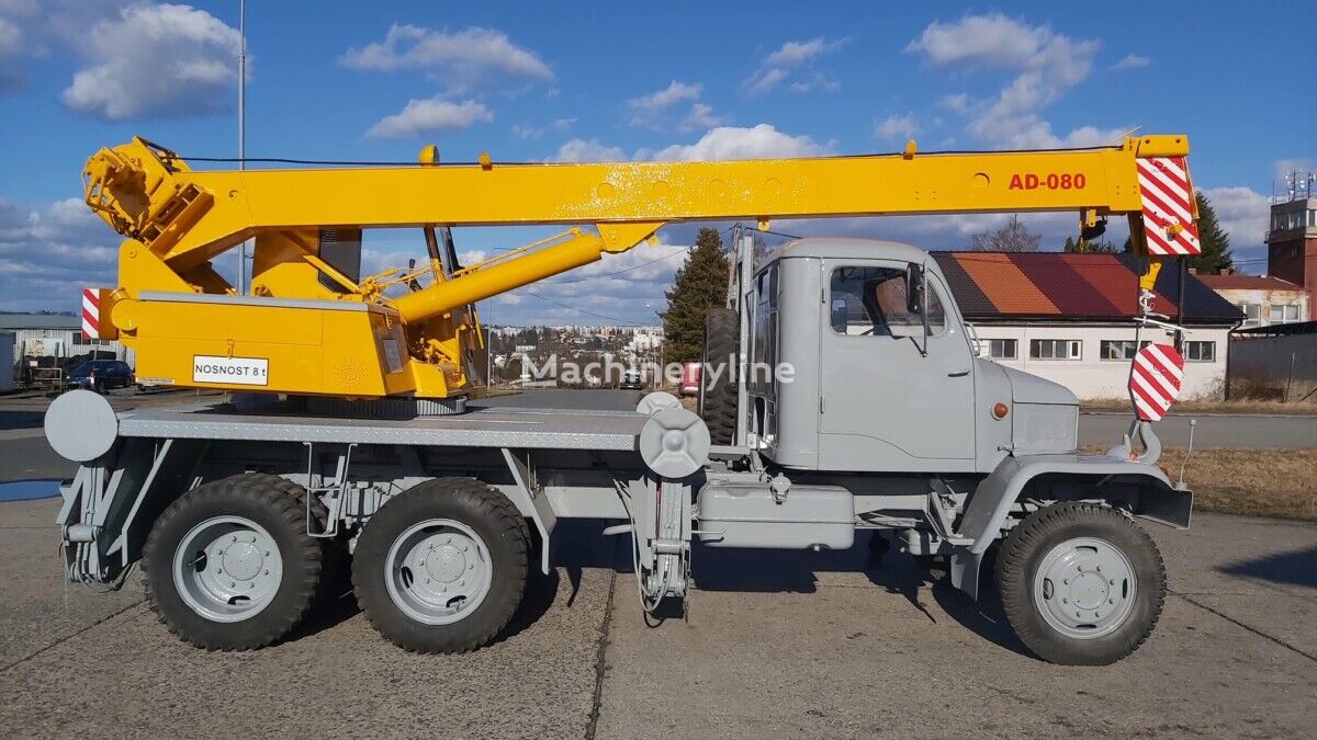 PRAGA V3S mobile crane