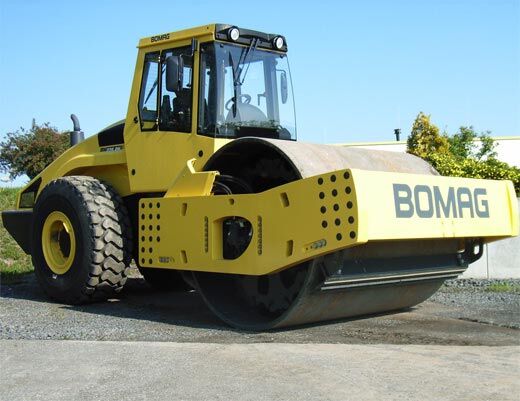 BOMAG  BW226DH-4 single drum compactor