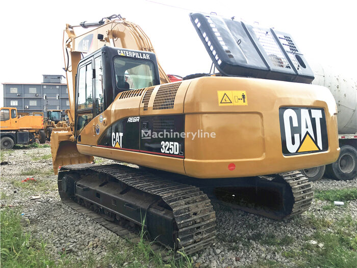 Caterpillar 325D tracked excavator