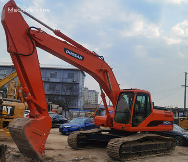 Doosan DH300 tracked excavator