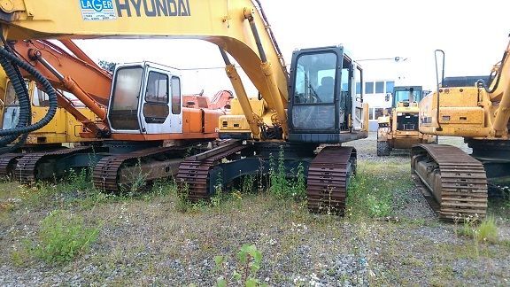 Hyundai R290NLC-7 tracked excavator