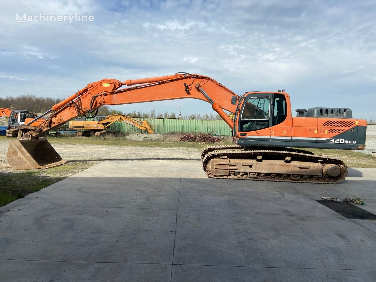 Hyundai ROBEX 320NLC-9 tracked excavator Hyundai ROBEX 320NLC-9 tracked excavator