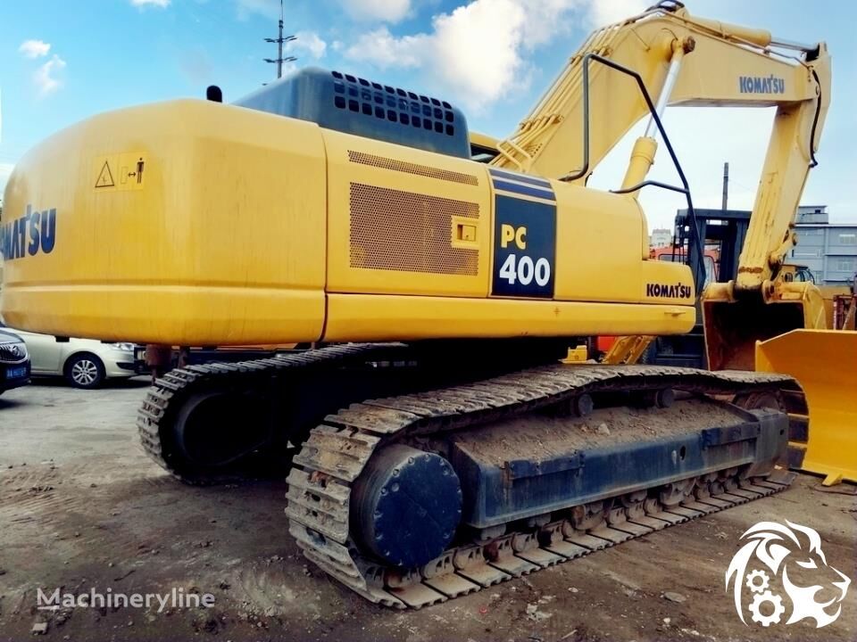 Komatsu PC400-7 tracked excavator