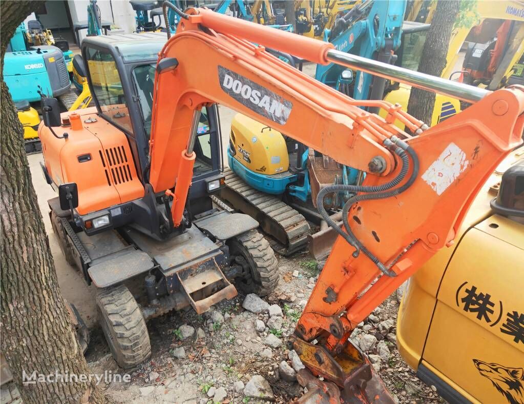 Doosan DX60 W wheel excavator