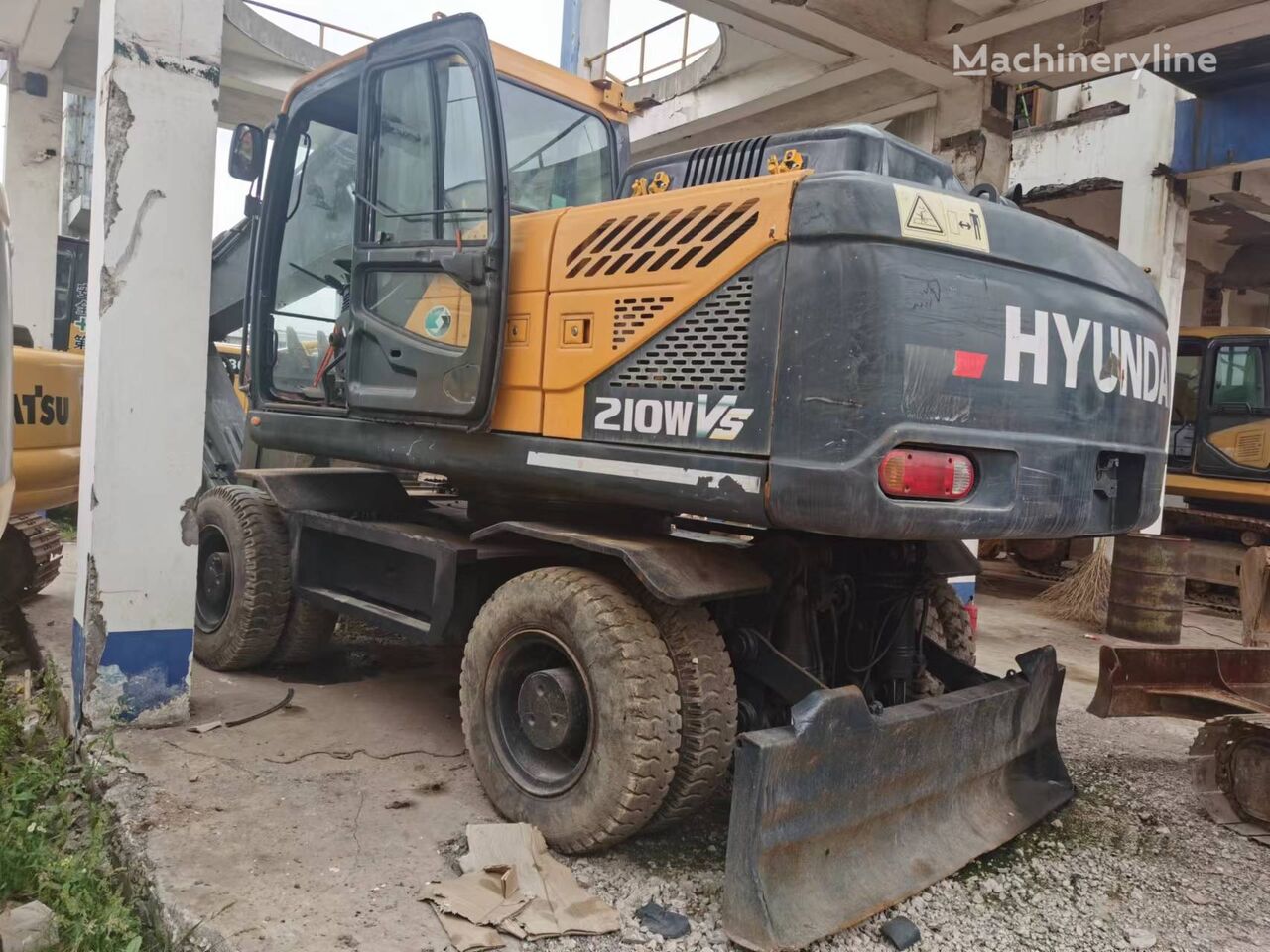 HYUNDAI 210W wheel excavator