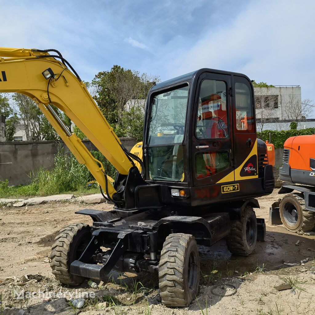 new Hyundai 60w-7 wheel excavator