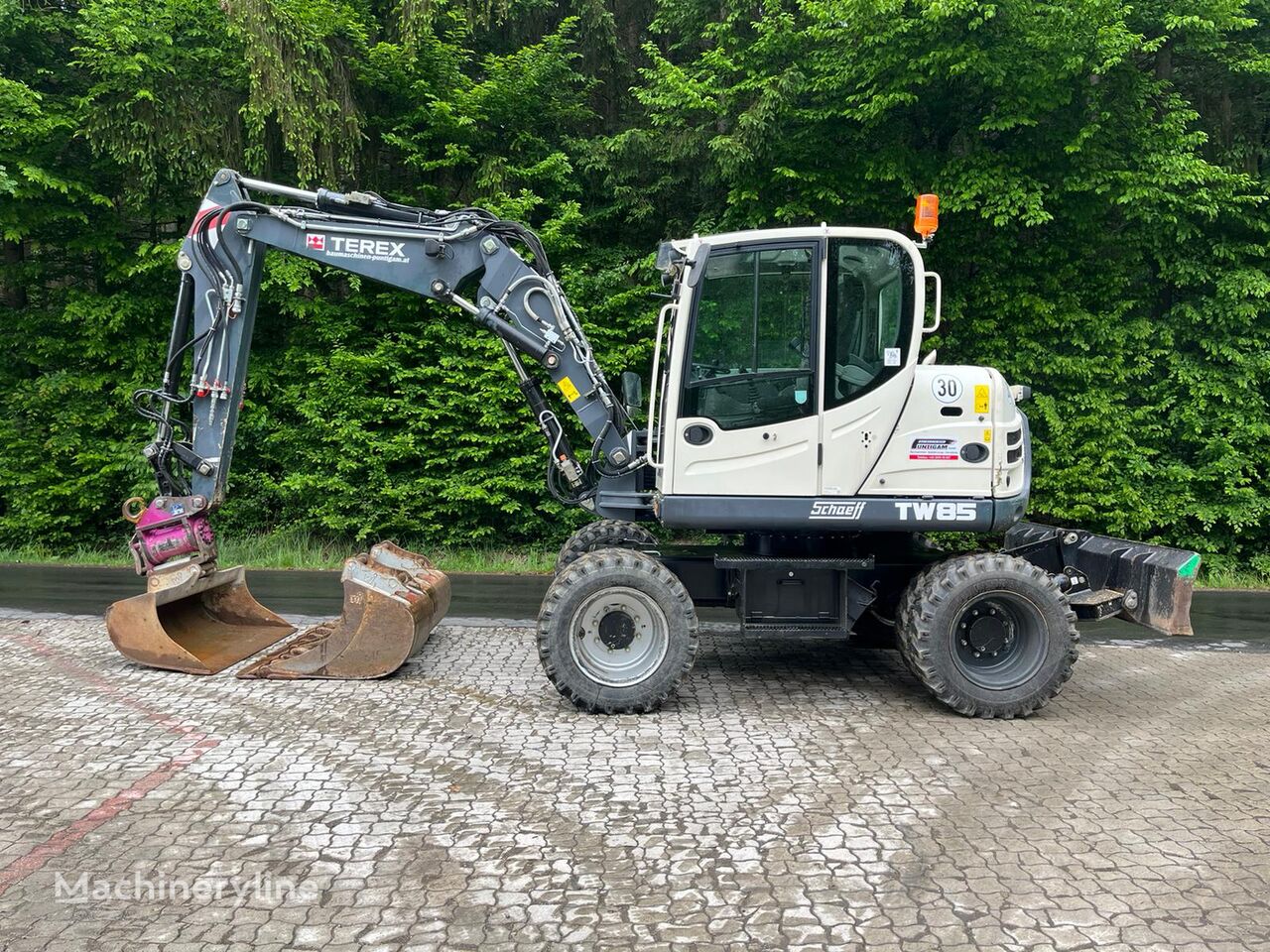 Terex TW 85 wheel excavator