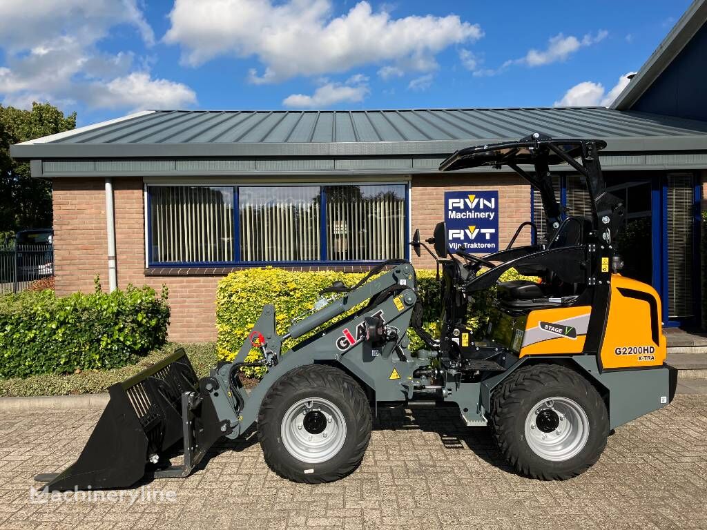 new Giant G 2200 X-tra HD + wheel loader