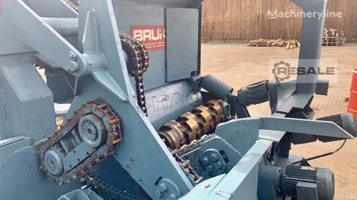 Bruks RR700 wood milling machine