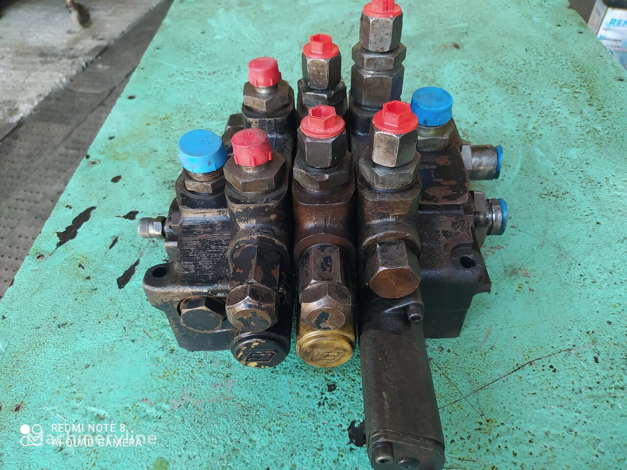 Commercial Front valves E 014 0172 hydraulic distributor for JCB - VOLVO - KOMATSU - MF - FERMEC - TEREX - CATERPILLAR - HMK -  backhoe loader